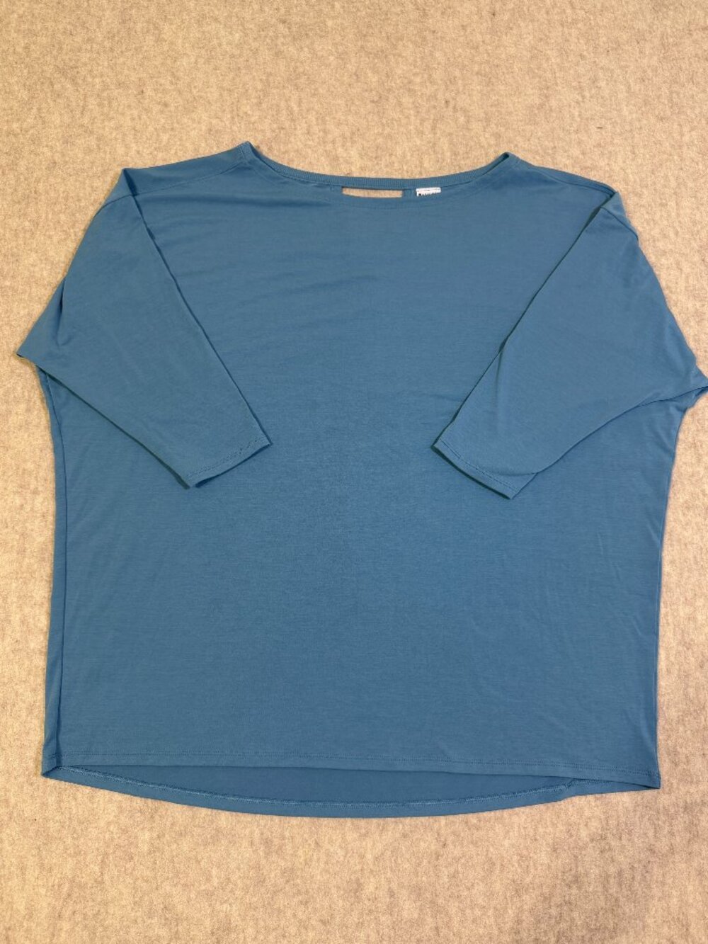 Athleta Ease In Top 1X Skylark Blue 3/4 Sleeve Dolman Keyhole Back